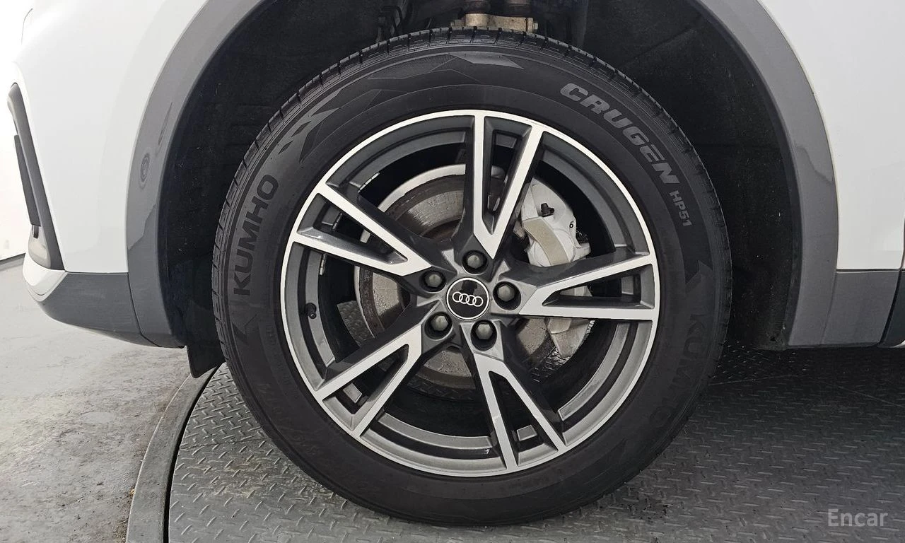 Audi Q5 45* TFSI* DISTRONIC* ПАНОРАМА* КАМЕРА* ПОДГРЕВ, снимка 5 - Автомобили и джипове - 54633666