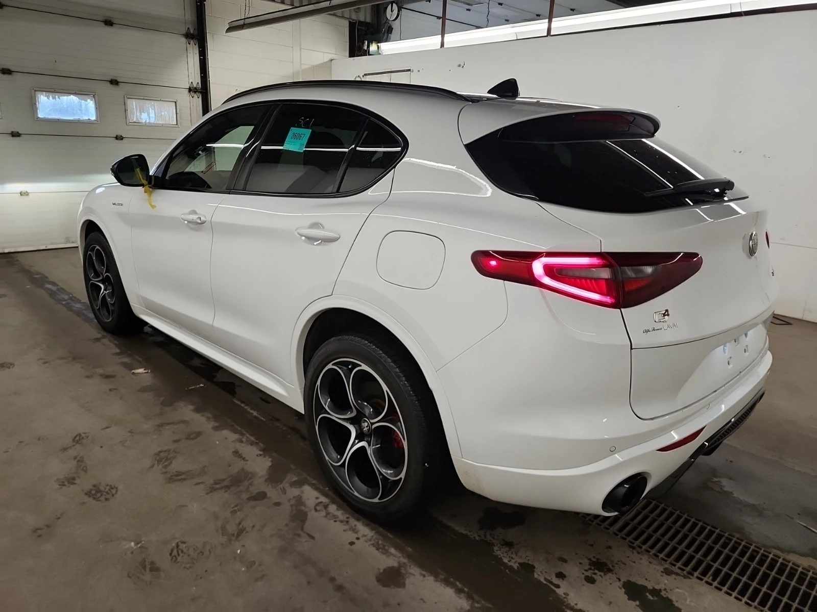 Alfa Romeo Stelvio VELOCE 2.0T * * CARFAX * * АВТО КРЕДИТ * * , снимка 4 - Автомобили и джипове - 54987264