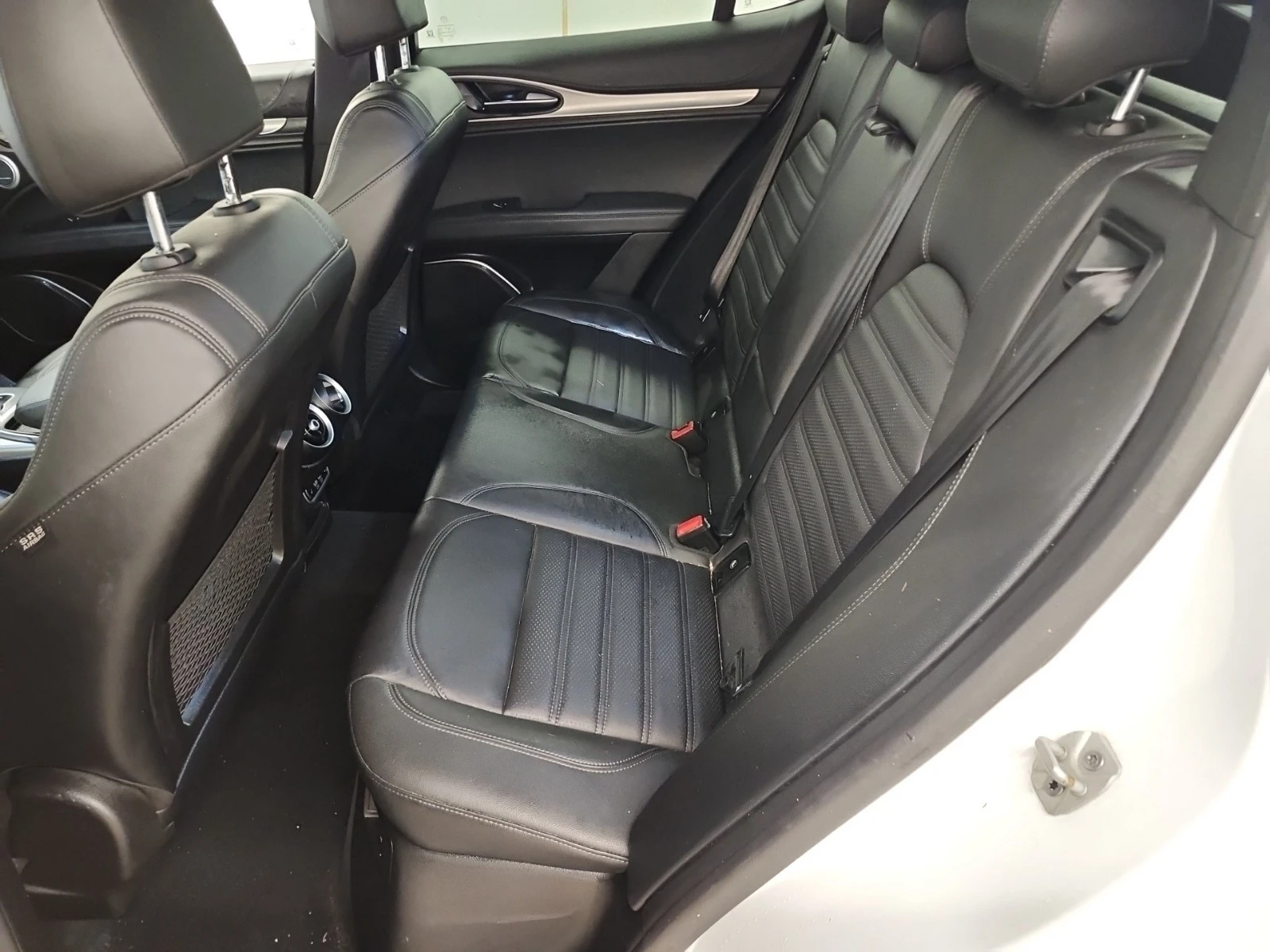 Alfa Romeo Stelvio VELOCE 2.0T * * CARFAX * * АВТО КРЕДИТ * * , снимка 11 - Автомобили и джипове - 54987264
