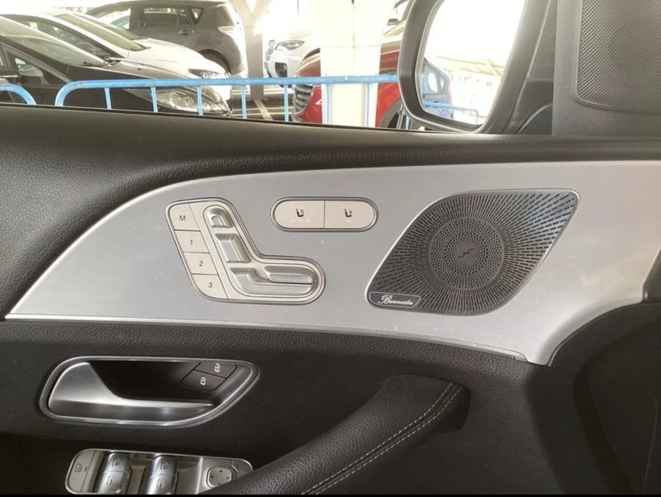 Mercedes-Benz GLE 300 -AMG line, снимка 9 - Автомобили и джипове - 55333756