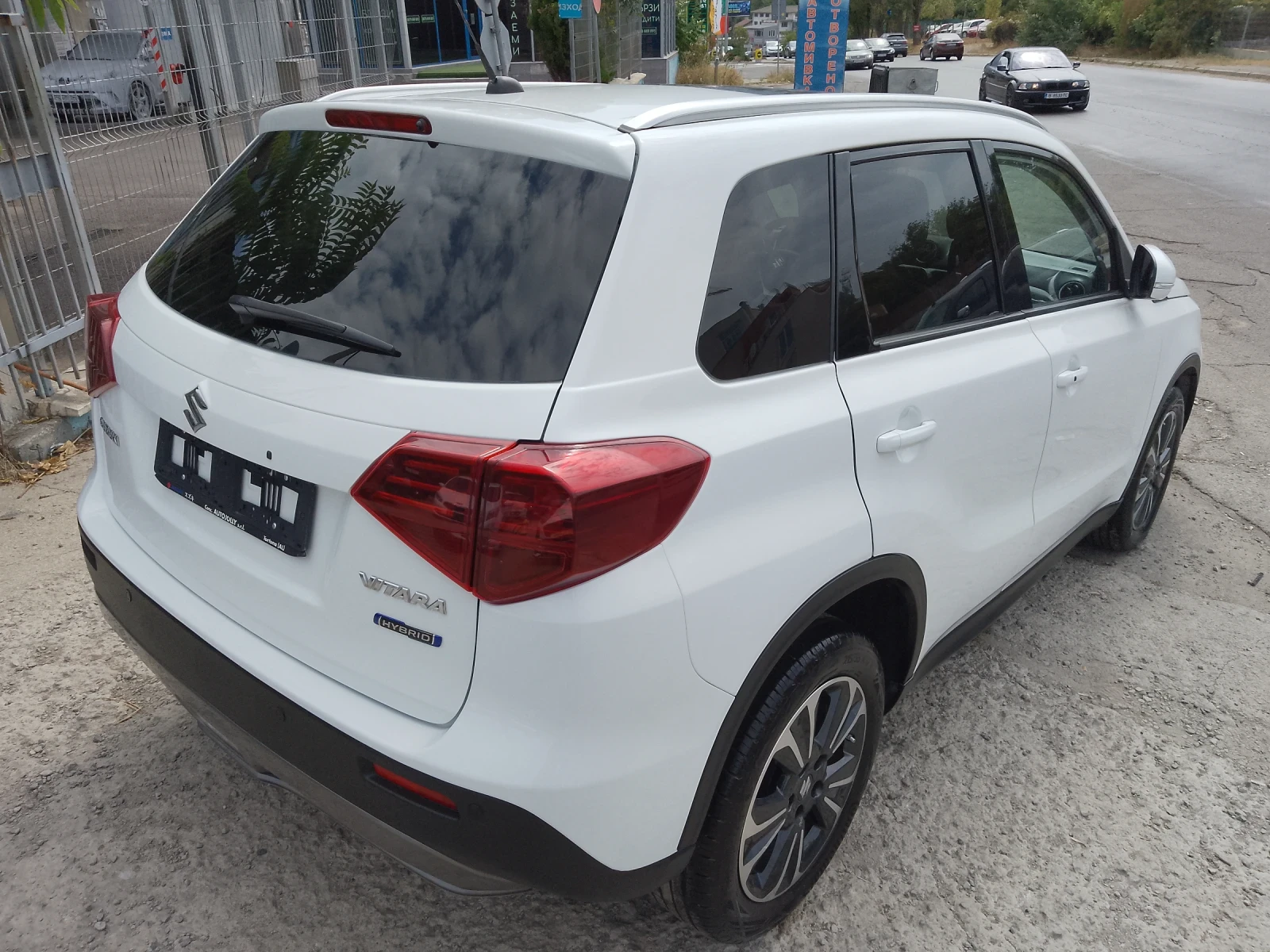 Suzuki Vitara 1.5 FULL HYBRID/GLX+ /ALL GRIP, снимка 5 - Автомобили и джипове - 56040568
