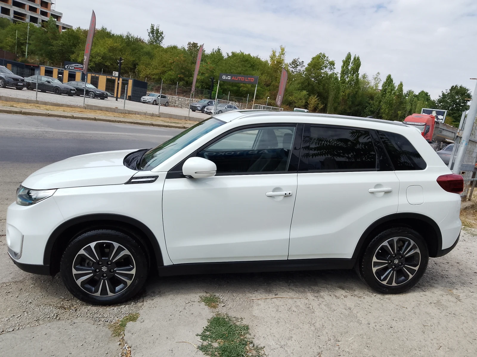 Suzuki Vitara 1.5 FULL HYBRID/GLX+ /ALL GRIP, снимка 8 - Автомобили и джипове - 56040568