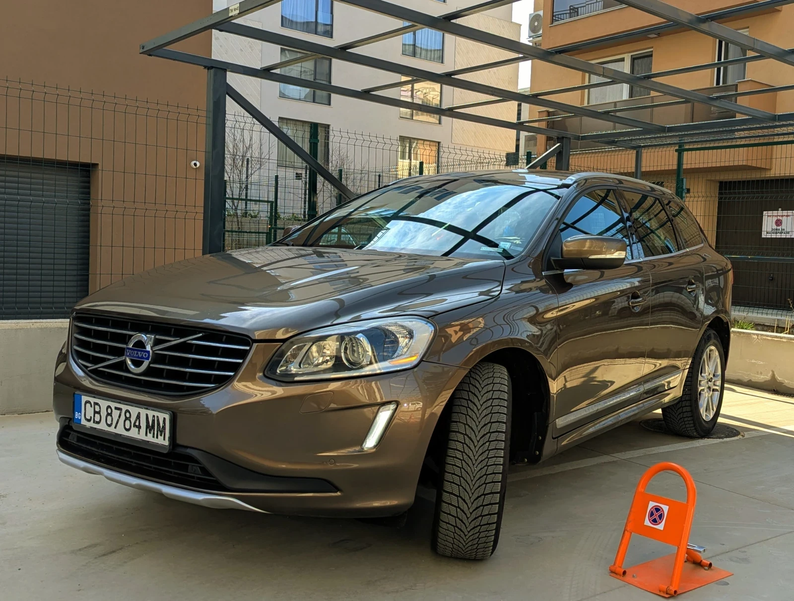Volvo XC60, снимка 2 - Автомобили и джипове - 56438815