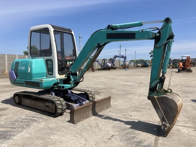 Багер Komatsu PC25-1E * ОЧАКВАН 15.10.2026!!!, снимка 2 - Индустриална техника - 55045788
