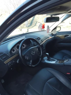 Mercedes-Benz E 320, снимка 11