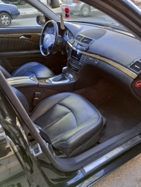 Mercedes-Benz E 320, снимка 5