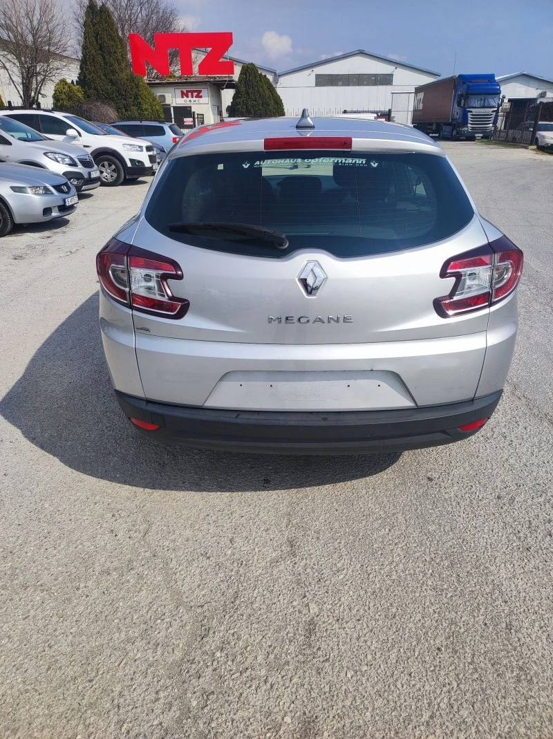 Renault Megane, снимка 8 - Автомобили и джипове - 49159029