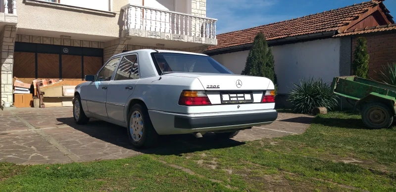 Mercedes-Benz 124 230E, снимка 5 - Автомобили и джипове - 46942812