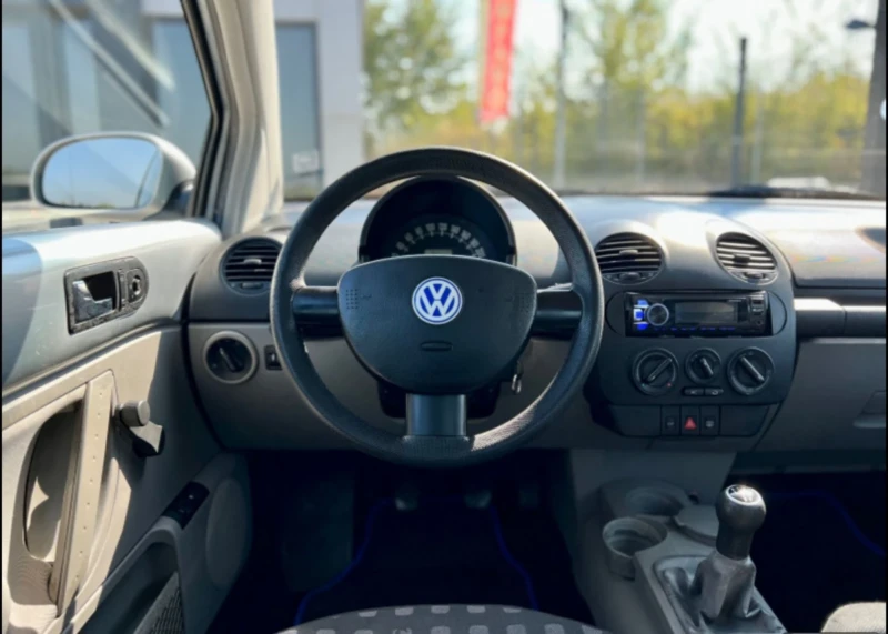 VW New beetle 2.0, снимка 8 - Автомобили и джипове - 47451087