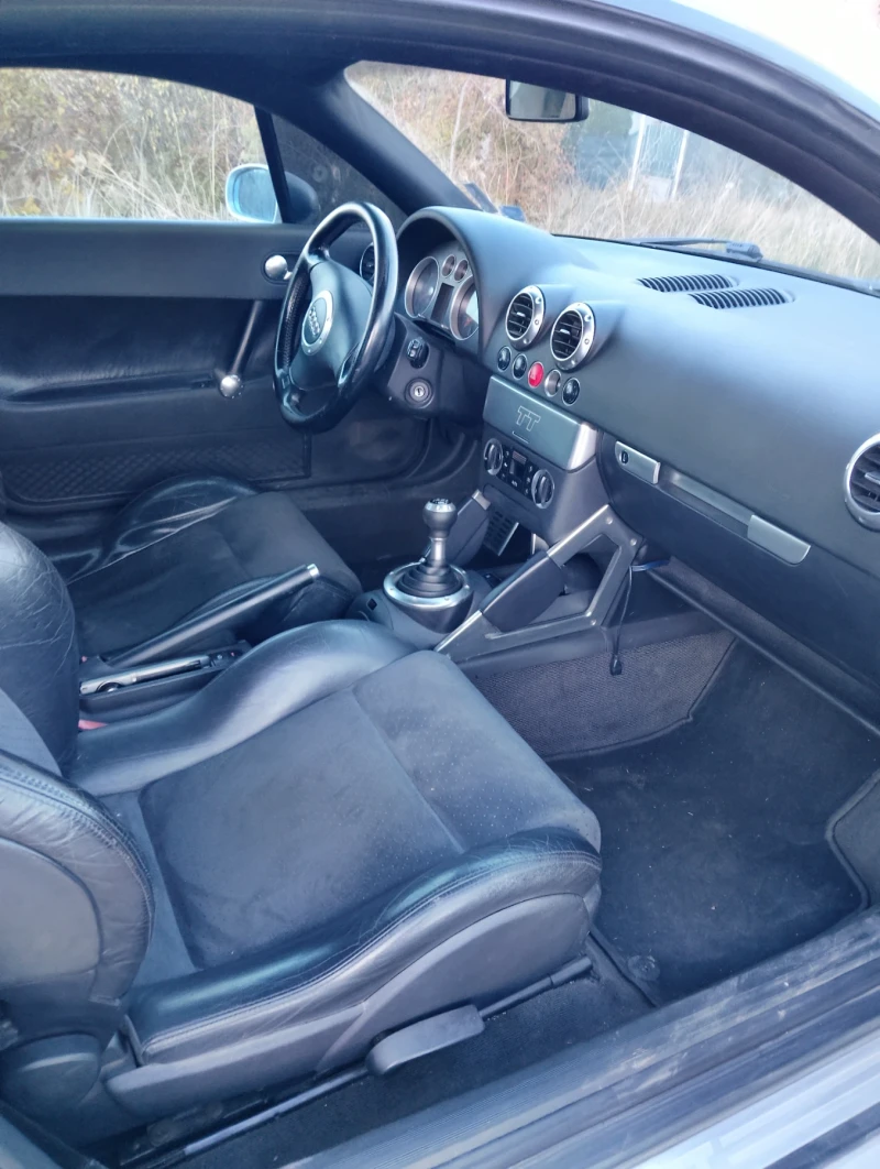 Audi Tt 1.8T, снимка 6 - Автомобили и джипове - 47669329