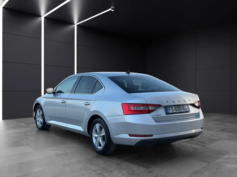 Skoda Superb 2.0 TDI, снимка 7 - Автомобили и джипове - 48493015