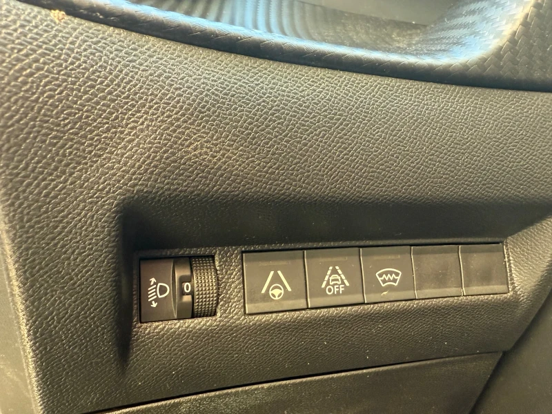 Peugeot 2008, снимка 9 - Автомобили и джипове - 52645305