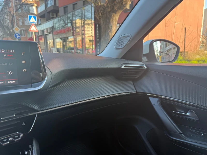 Peugeot 2008, снимка 10 - Автомобили и джипове - 52645305