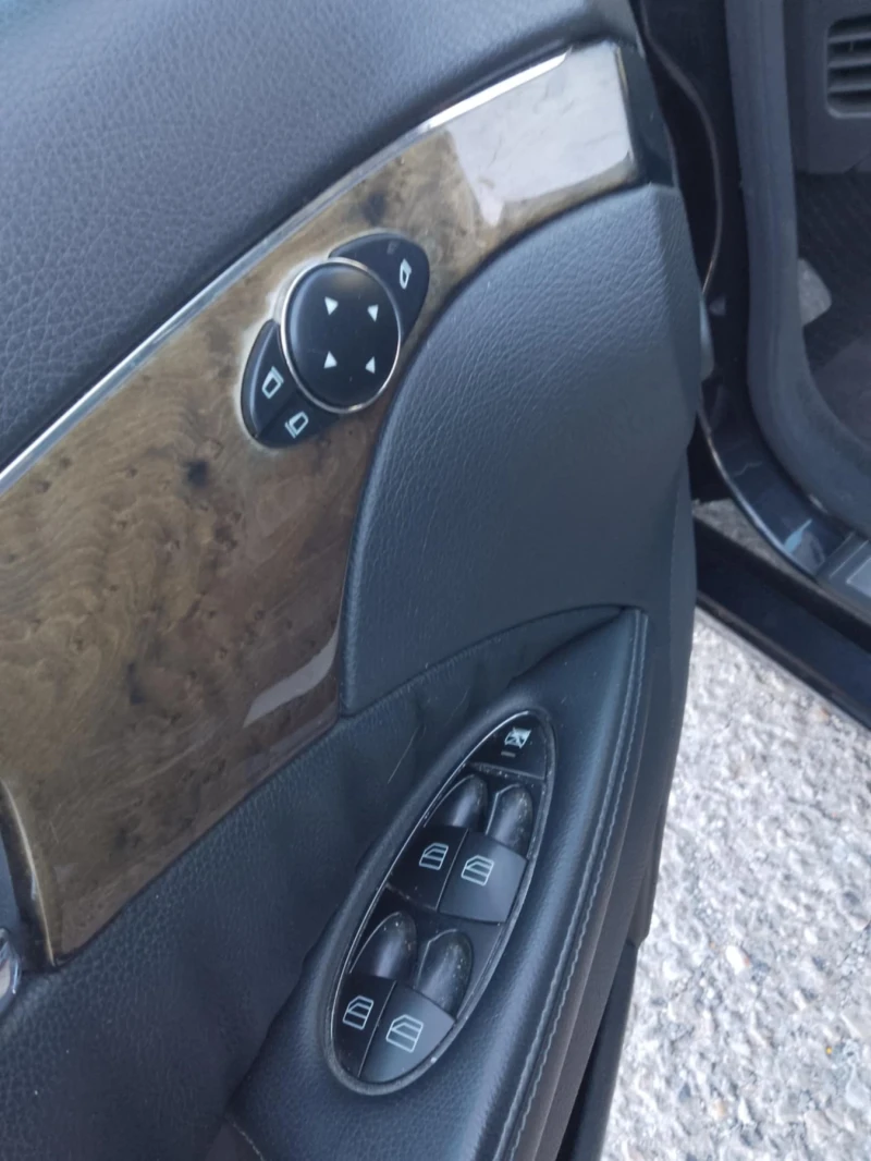 Mercedes-Benz E 320, снимка 12 - Автомобили и джипове - 52357813