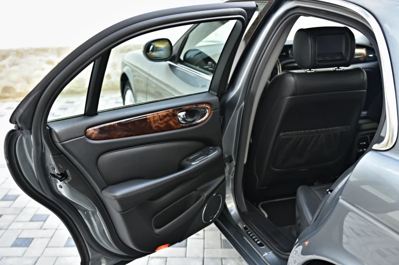 Jaguar Super v8 4.2 Supercharged  400PK, снимка 11 - Автомобили и джипове - 52770405