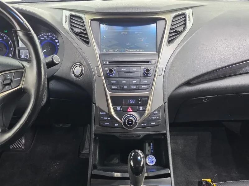 Hyundai Grandeur Hg300 Premium, снимка 15 - Автомобили и джипове - 53777631