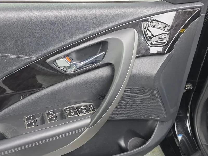 Hyundai Grandeur Hg300 Premium, снимка 12 - Автомобили и джипове - 53777631