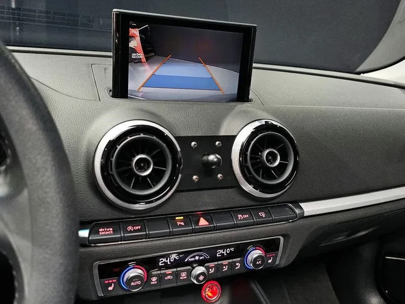 Audi A3 2.0 TDI Dynamic Sports Edition, снимка 16 - Автомобили и джипове - 54135627