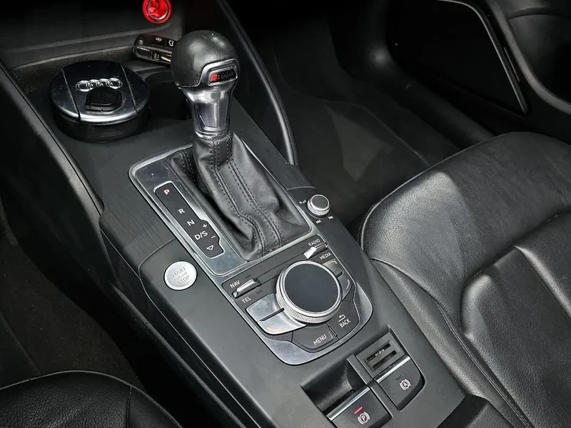 Audi A3 2.0 TDI Dynamic Sports Edition, снимка 9 - Автомобили и джипове - 54135627