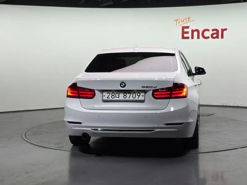 BMW 320 d, снимка 4 - Автомобили и джипове - 54590245