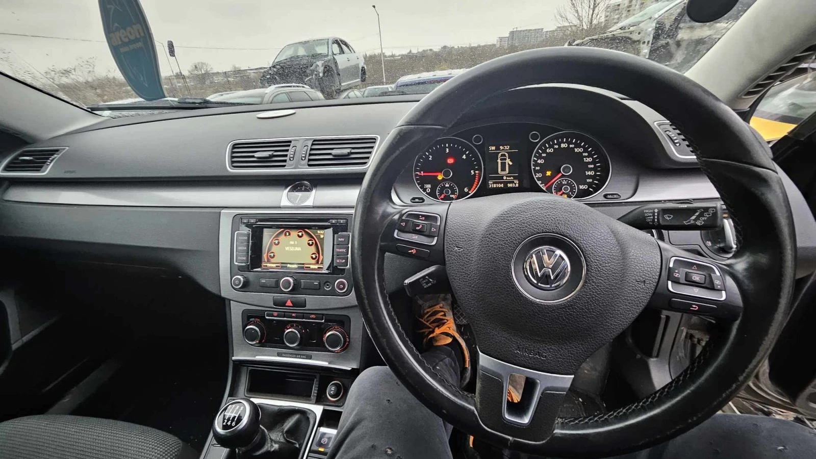 VW Passat 1.6 - изображение 8