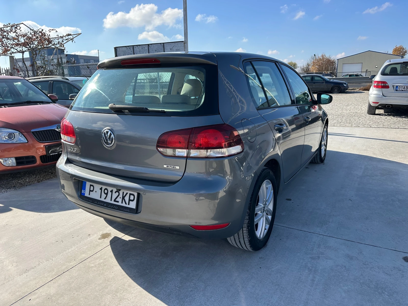 VW Golf 1.6 ЗАВОДСКА ГАЗ 102к.с - изображение 5