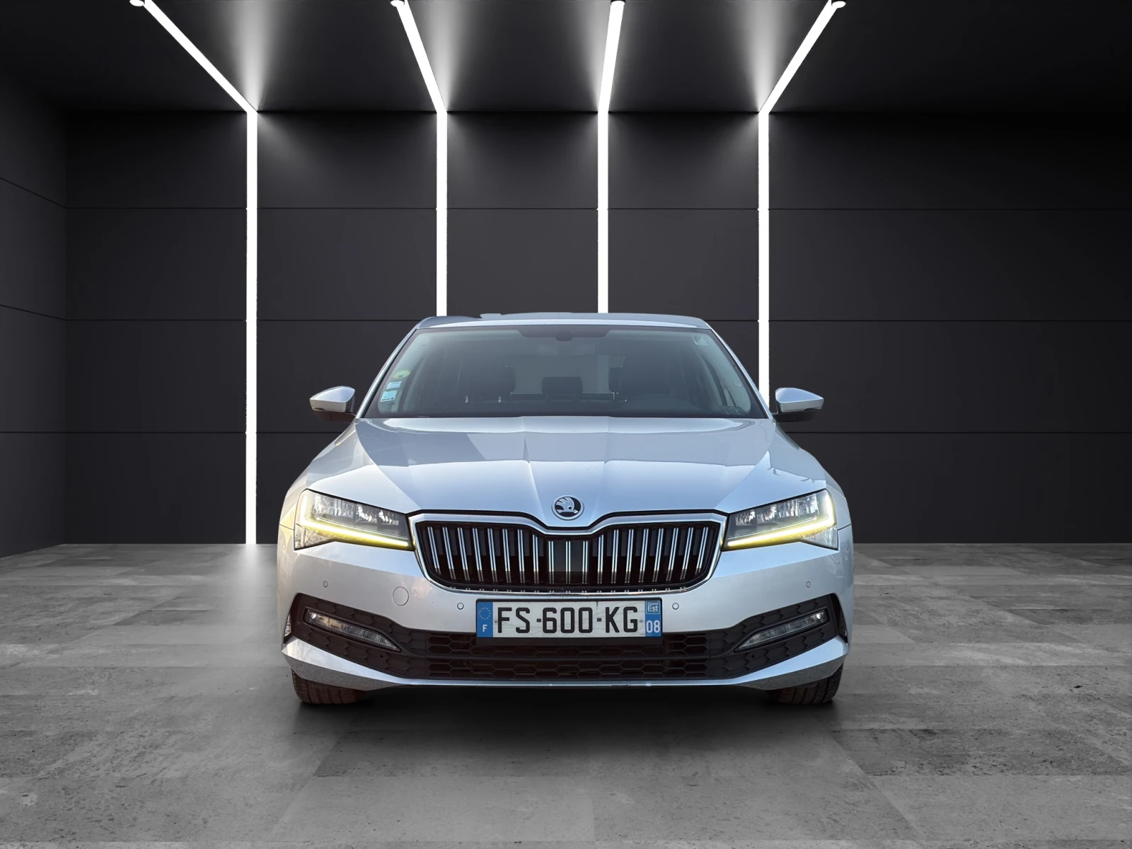 Skoda Superb 2.0 TDI - изображение 2