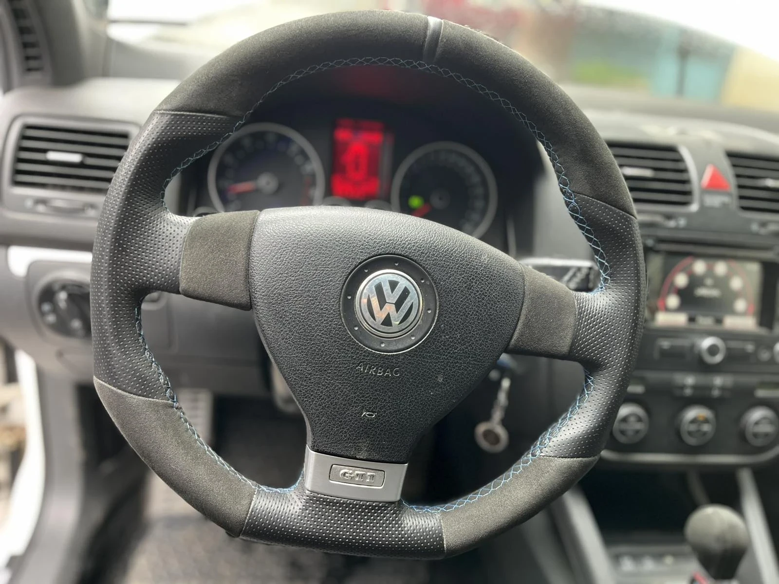 VW Golf 2.0 TFSI GTI | Mobile.bg � ����������� 12
