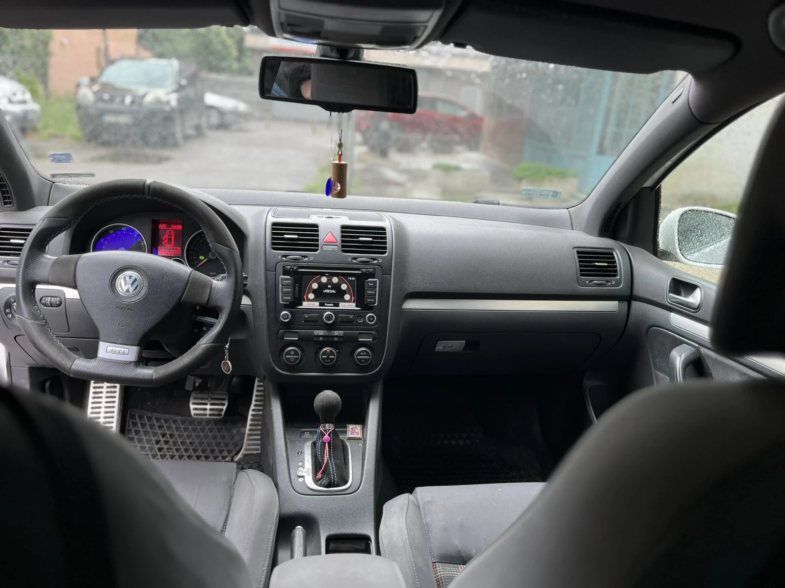 VW Golf 2.0 TFSI GTI - изображение 7