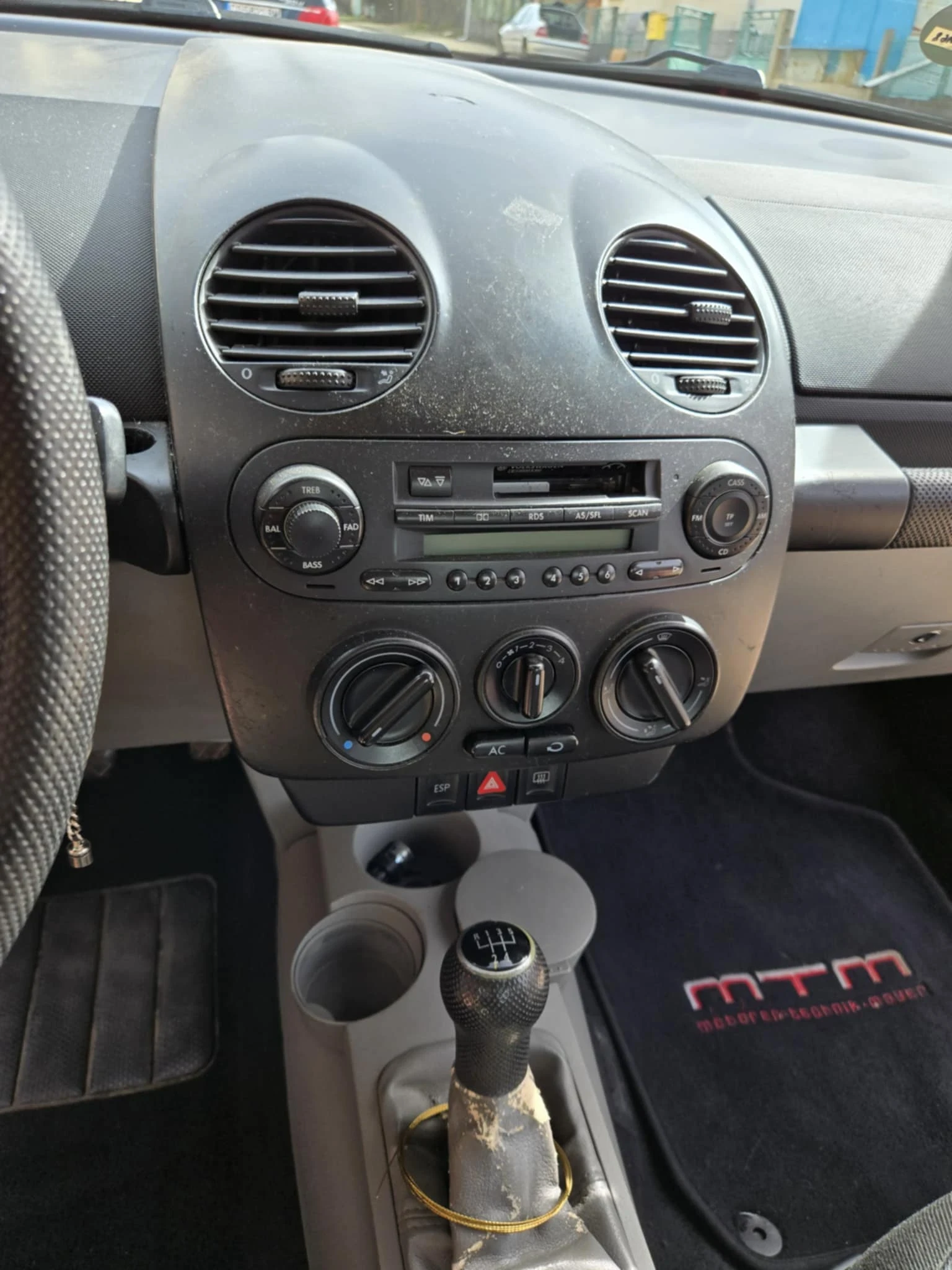 VW New beetle 2.0 115 - изображение 8