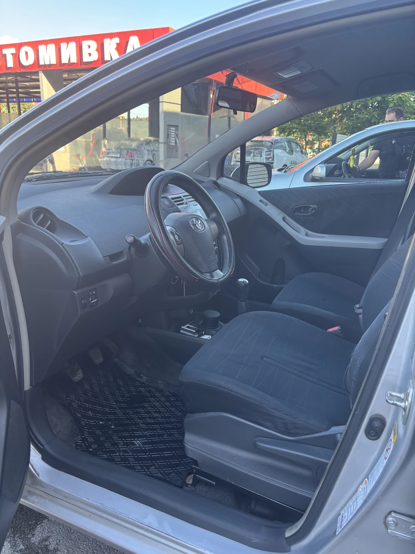 Toyota Yaris  - изображение 5
