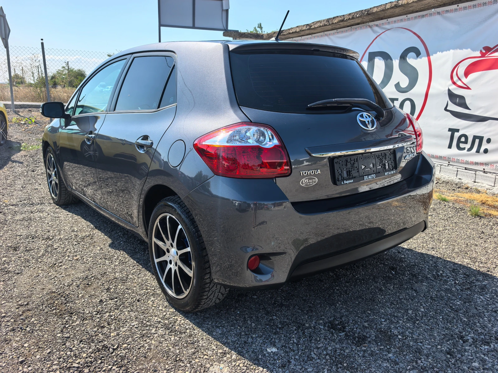 Toyota Auris 2.0D4D  - изображение 3
