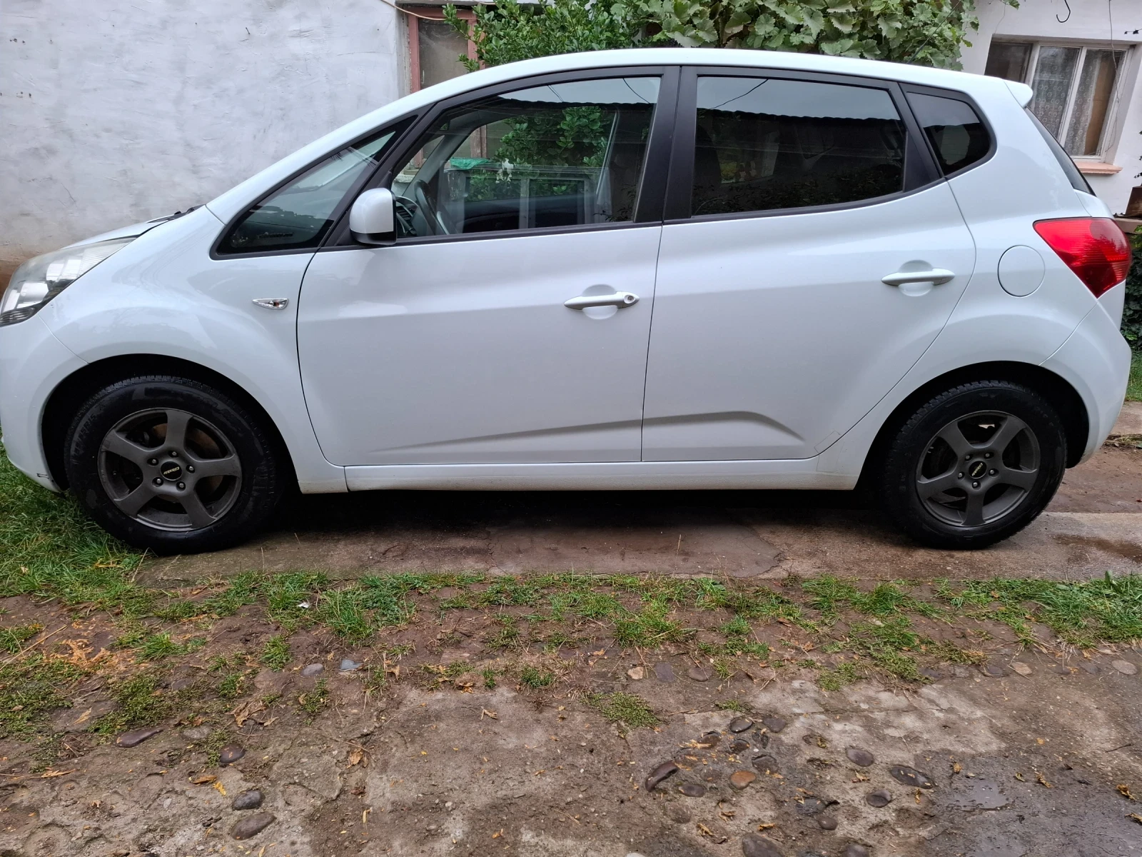 Kia Venga  - изображение 7