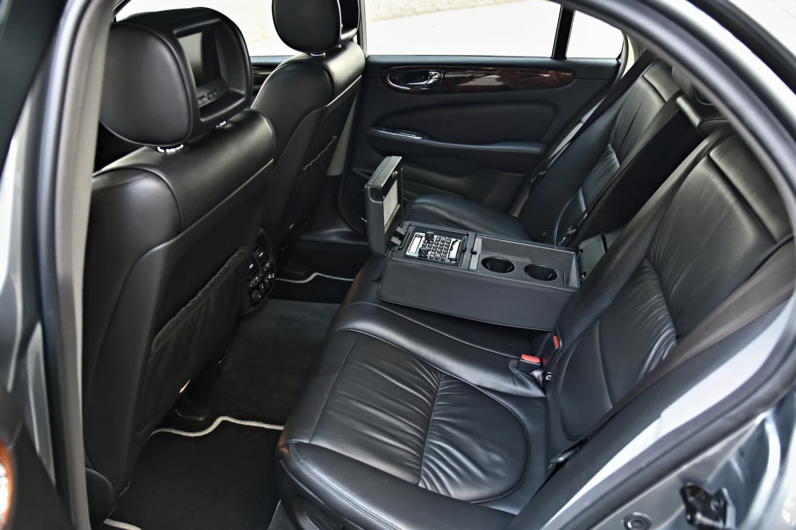 Jaguar Super v8 4.2 Supercharged  400PK - изображение 8