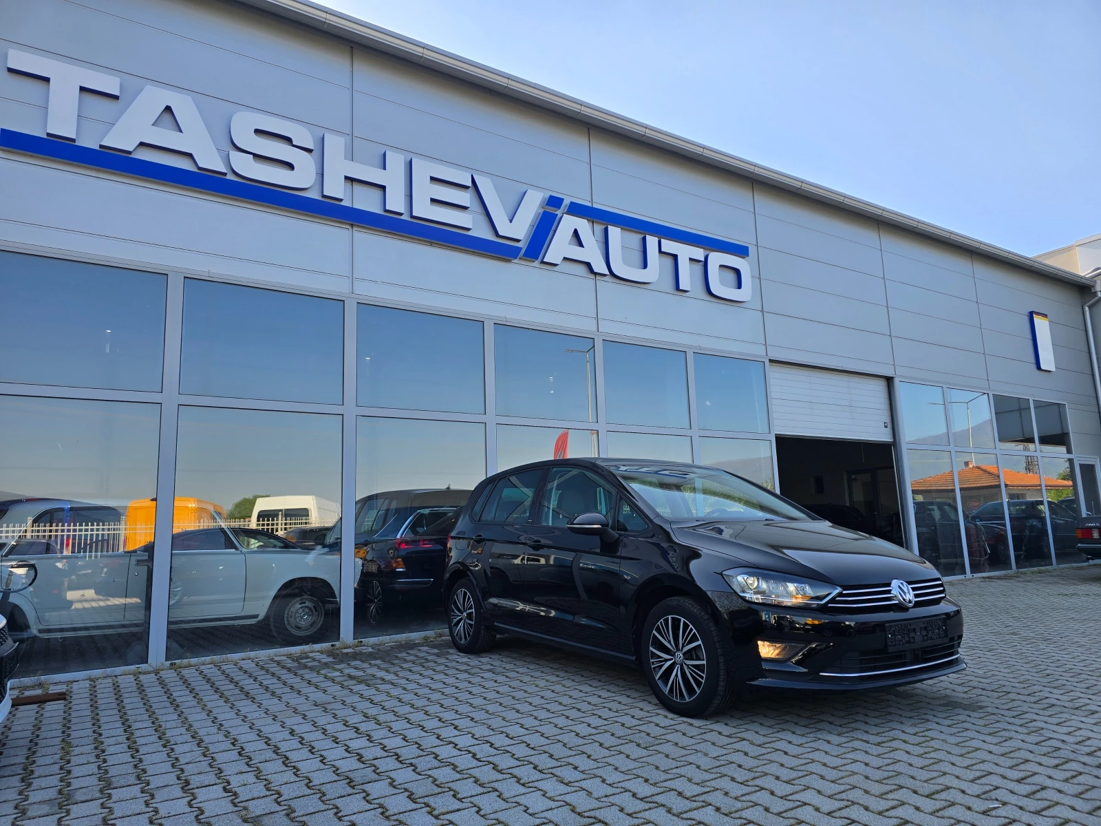 VW Sportsvan 2.0 TDi* ALLSTAR* KAMERA* PANORAMA* DISTRONIC* 