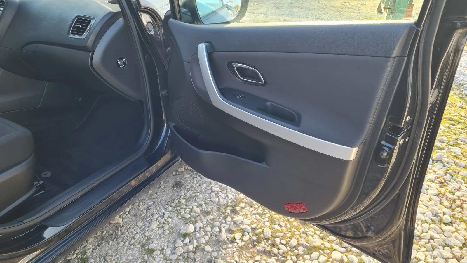 Kia Ceed 1.4i 100к.с, снимка 8 - Автомобили и джипове - 53839012