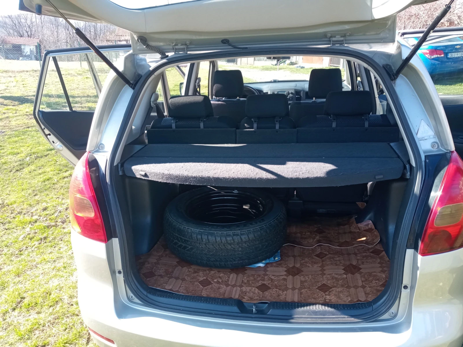 Toyota Corolla verso 1, снимка 13 - Автомобили и джипове - 53841474