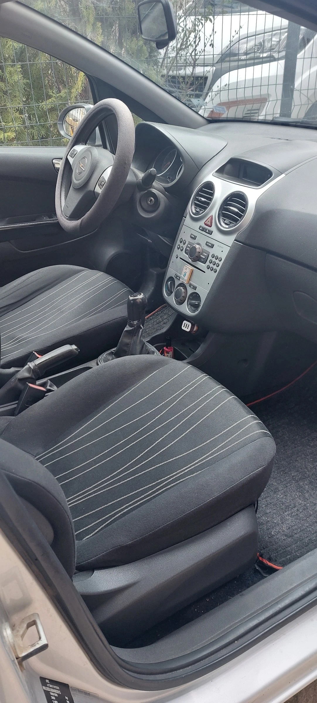 Opel Corsa D, снимка 6 - Автомобили и джипове - 53956637