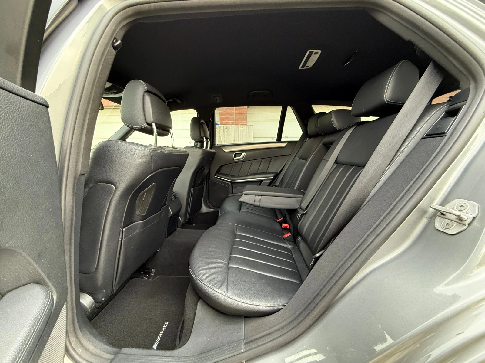 Mercedes-Benz E 250 FACELIFT-AMG-PAKET-4X4-FULL-ШВЕЙЦАРИЯ, снимка 15 - Автомобили и джипове - 54113075