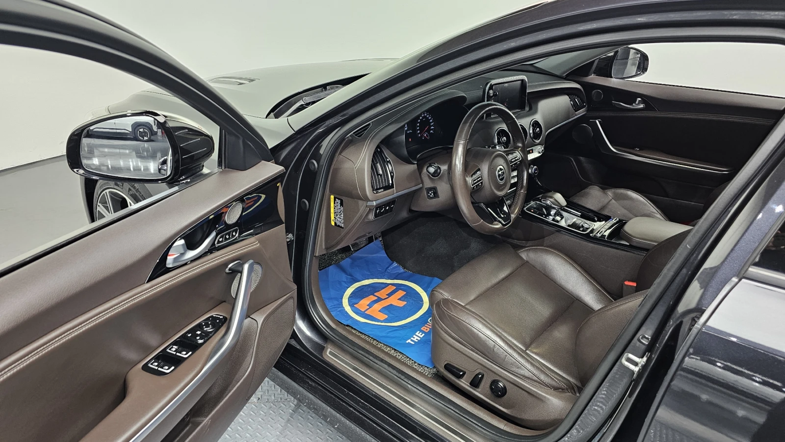 Kia Stinger 2.0T 2WD PLATINUM autogeorge.com, снимка 9 - Автомобили и джипове - 54123984