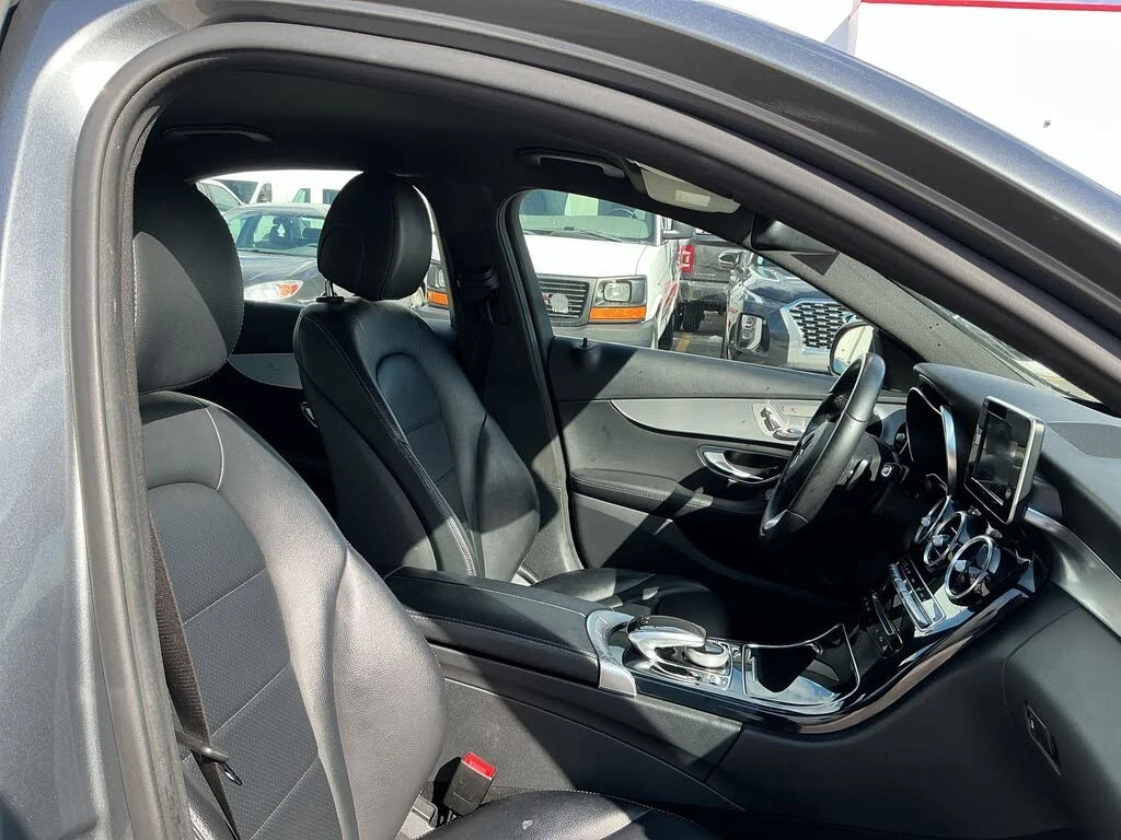 Mercedes-Benz C 300 * АвтоКредит * (ЦЕНА ДО БГ), снимка 15 - Автомобили и джипове - 54139690