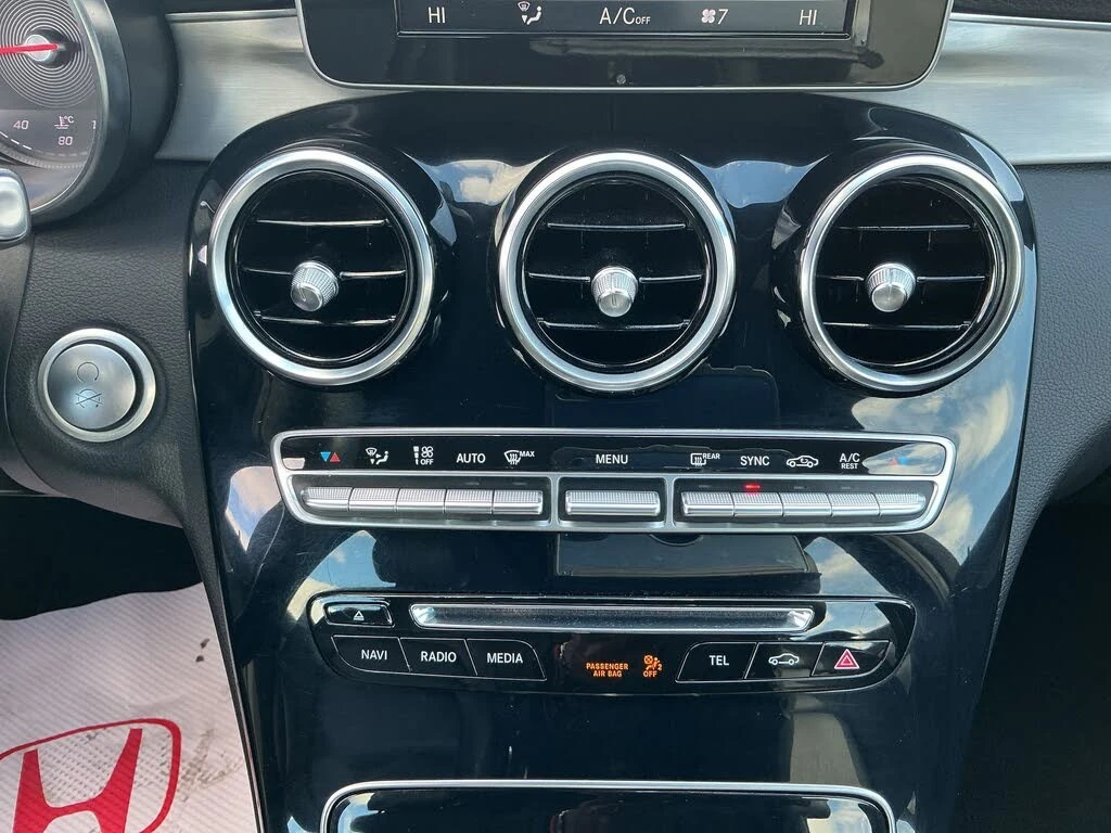 Mercedes-Benz C 300 * АвтоКредит * (ЦЕНА ДО БГ), снимка 14 - Автомобили и джипове - 54139690