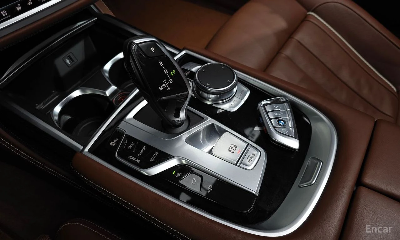 BMW 760 Li* XDRIVE* BOWERS AND WILKINS* HEAD-UP* GESTURE* , снимка 15 - Автомобили и джипове - 54480331