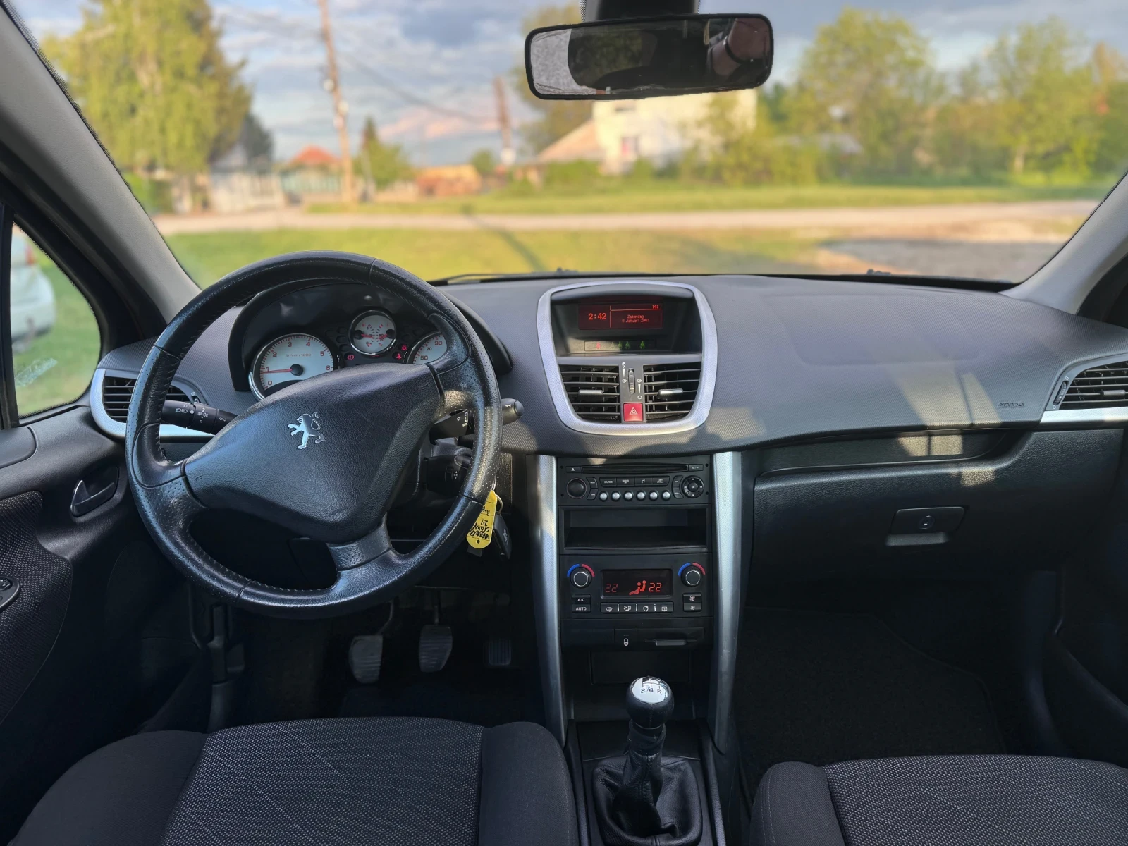 Peugeot 207 1.6 109 кс, снимка 7 - Автомобили и джипове - 54500264