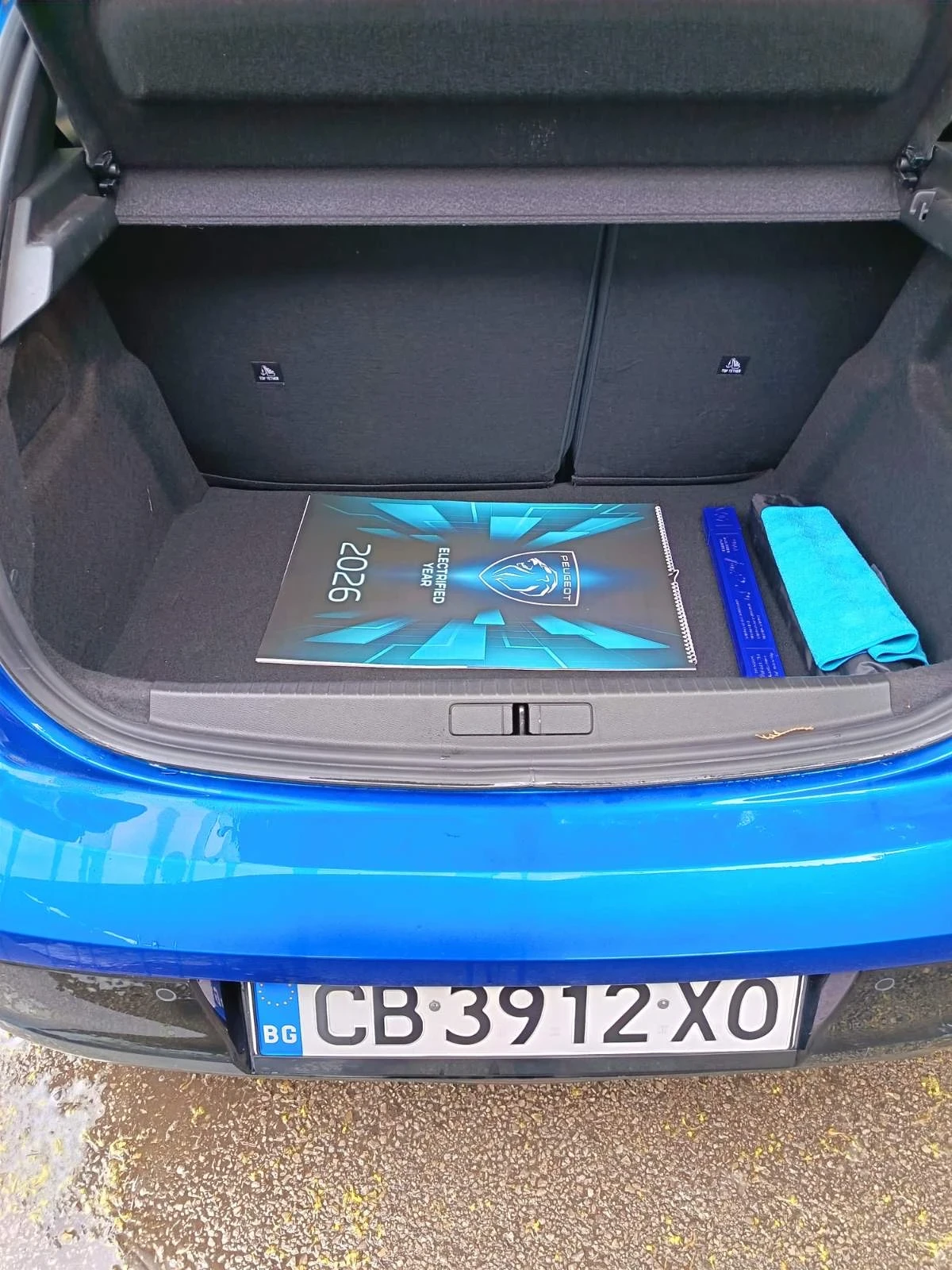 Peugeot 208, снимка 5 - Автомобили и джипове - 54653903