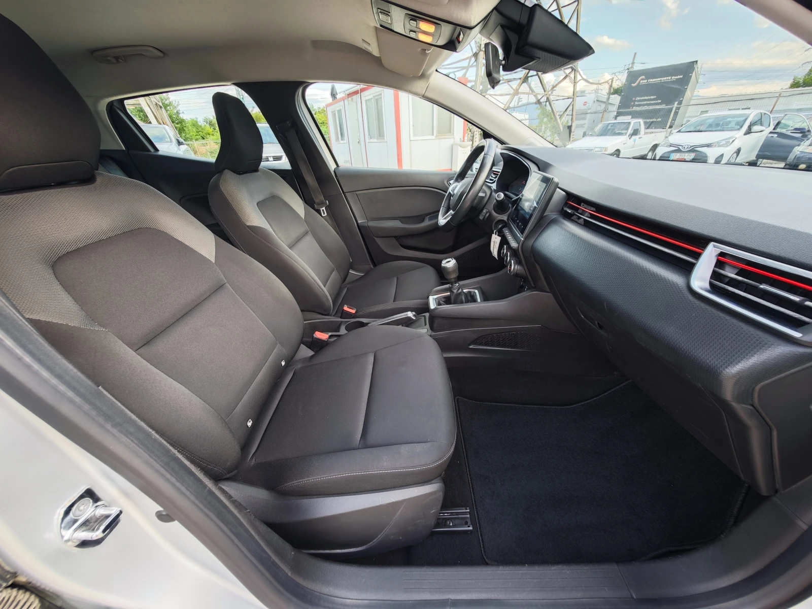 Renault Clio 1.5DCi EURO 6, снимка 13 - Автомобили и джипове - 55066587