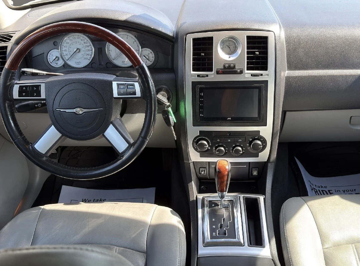 Chrysler 300c 3.5i Швейцария, снимка 10 - Автомобили и джипове - 55277874