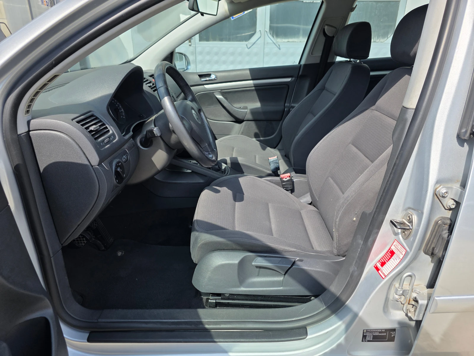 VW Golf 1.6i 74000km!, снимка 11 - Автомобили и джипове - 55372334