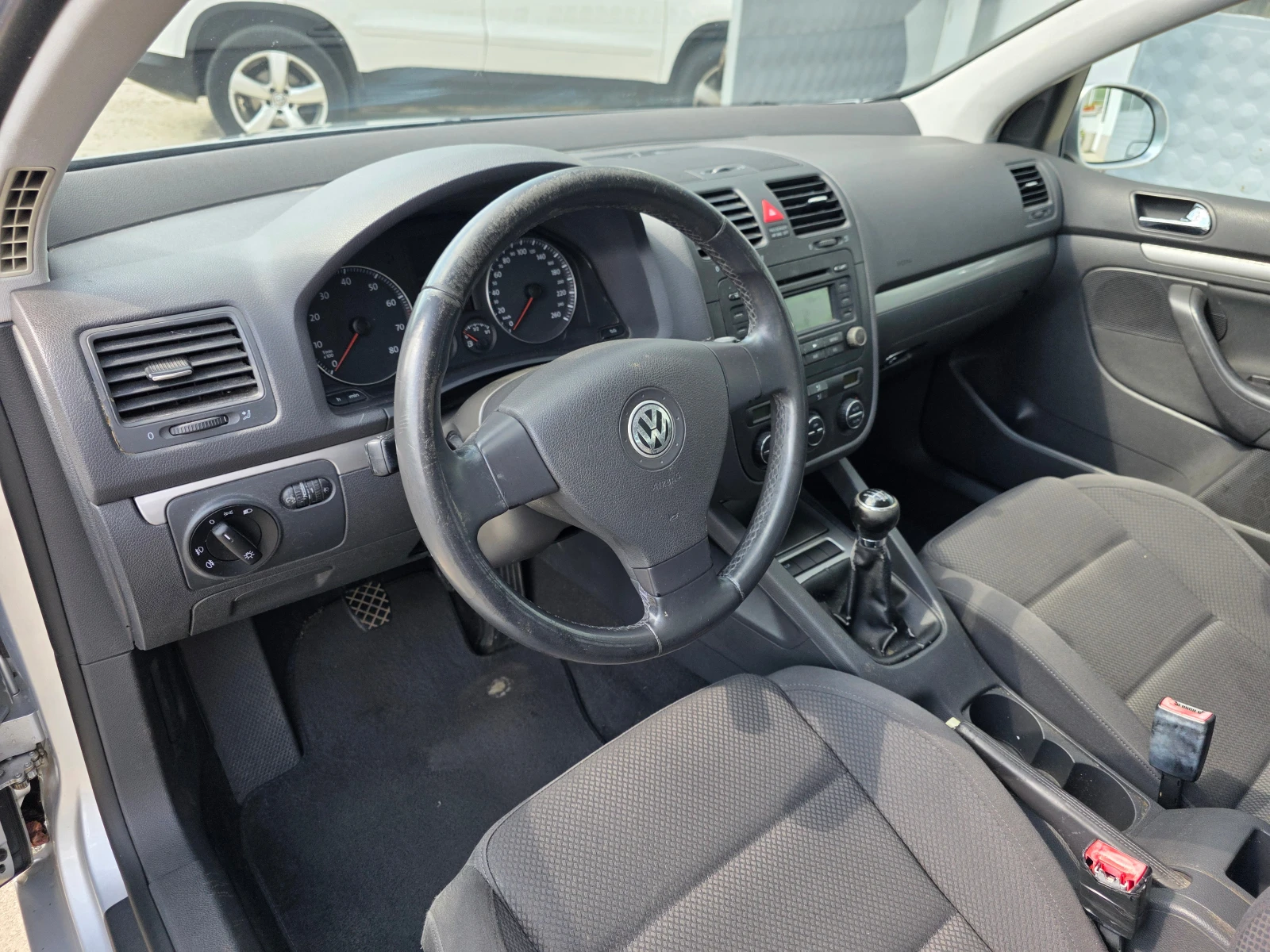 VW Golf 1.6i 74000km!, снимка 12 - Автомобили и джипове - 55372334