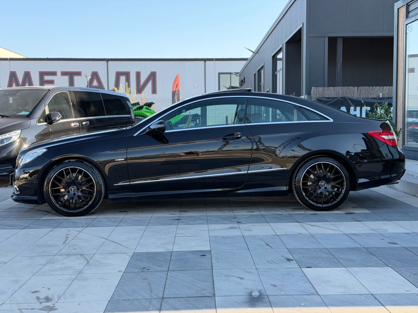 Mercedes-Benz E 350 * AMG Line* Панорама* Coupe* , снимка 6 - Автомобили и джипове - 55480527